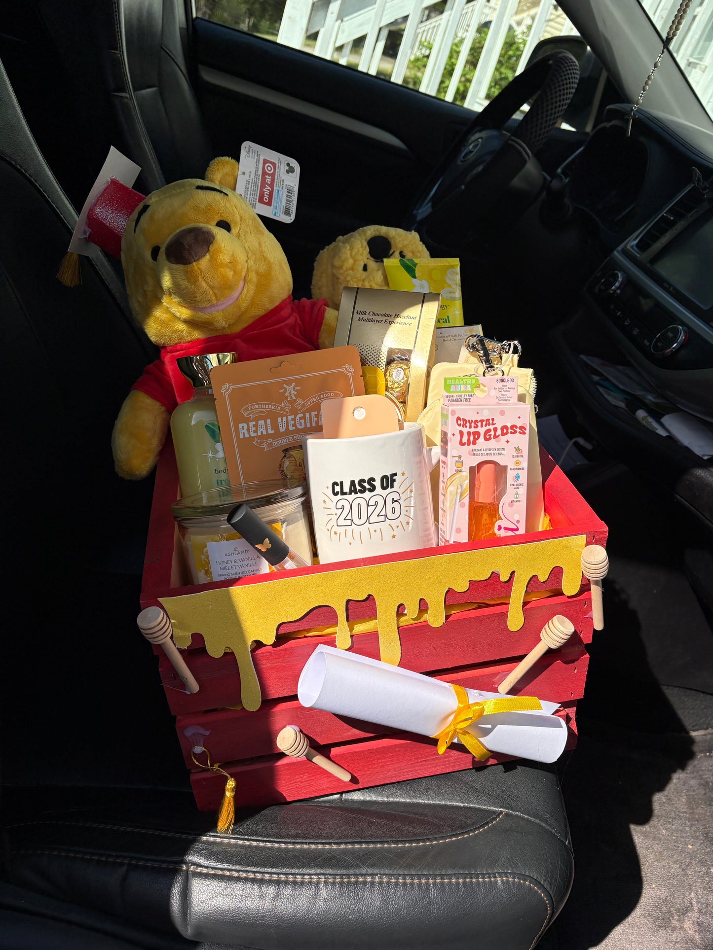 Winnie the Pooh graduation basket🍯🎓