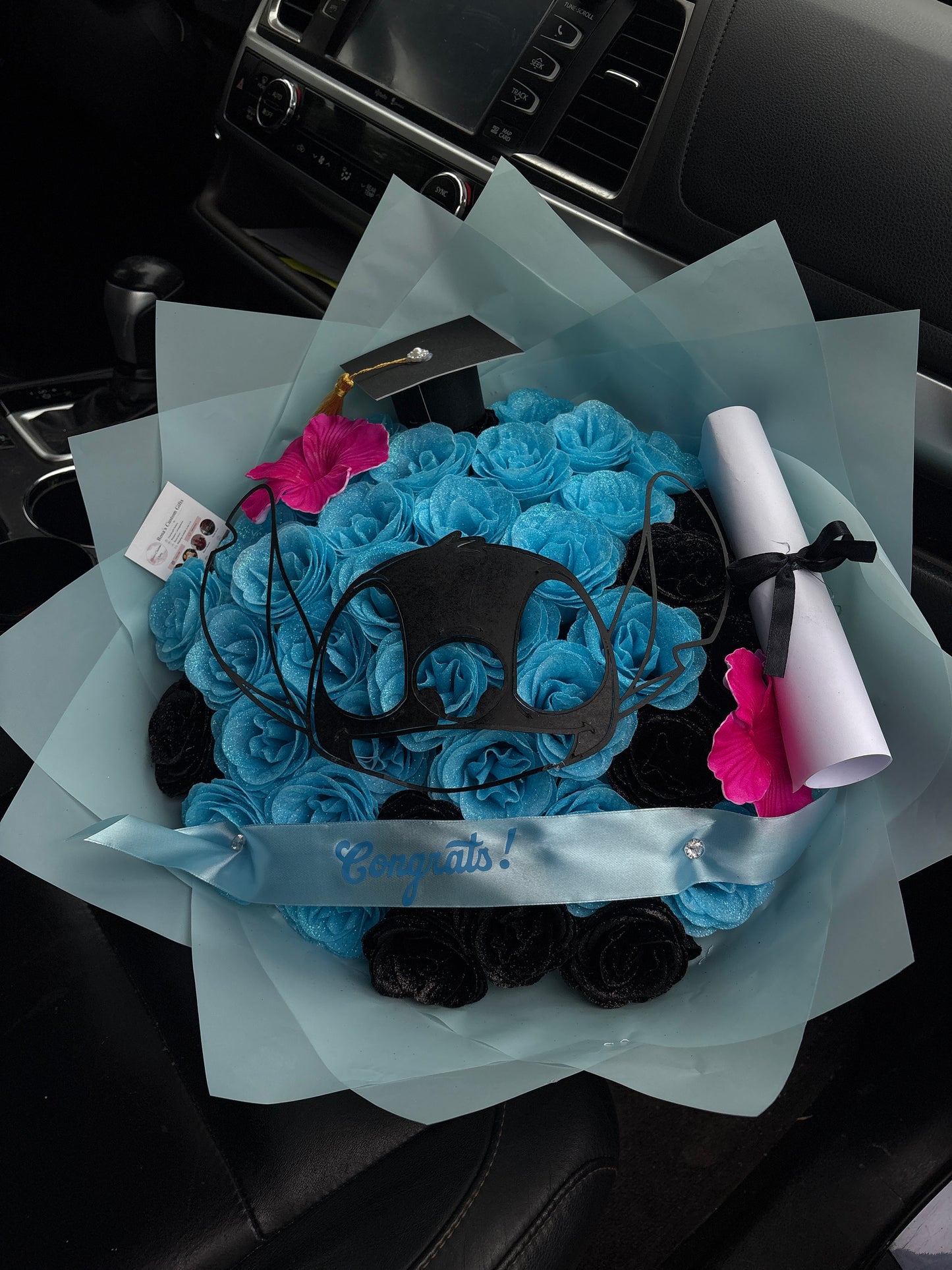 Glitter Graduation themed bouquet🎓💐