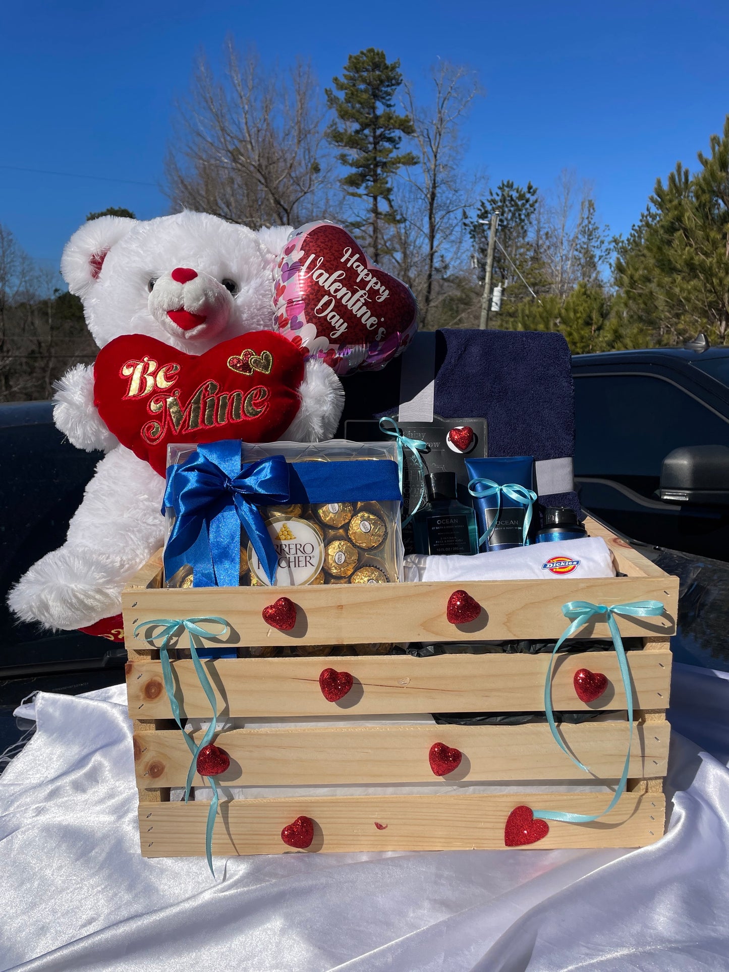 Men’s V-day basket